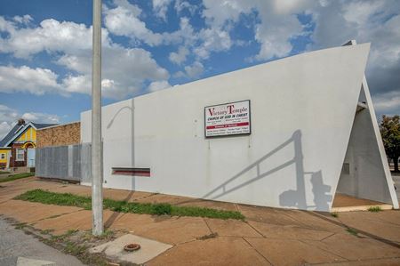 A look at 8400 N Broadway commercial space in Saint Louis