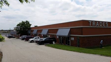 A look at 11832 Dorsett Road commercial space in Maryland Heights