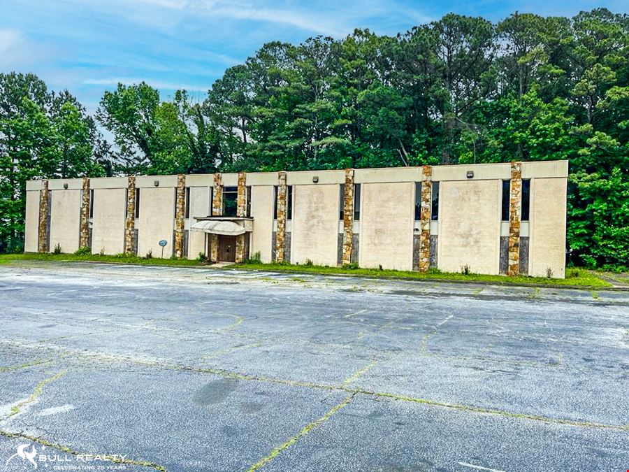 ± 20,000 SF Freestanding Office Building Located in College Park | Four ± 5,000 SF Suites Available