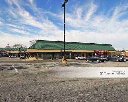 A look at Crossroads Shopping Plaza Retail space for Rent in New Castle