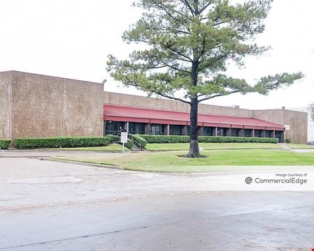 A look at Brookhollow West Business Park commercial space in Houston