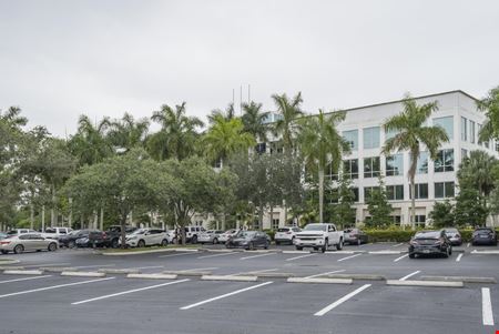 A look at Weston Pointe II commercial space in Weston