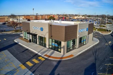 A look at Chase Bank commercial space in West Allis