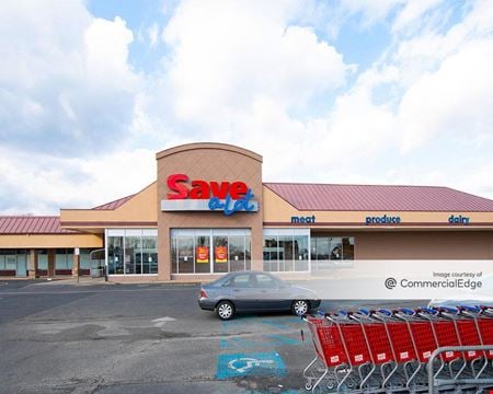 A look at Delcroft Shopping Center commercial space in Folcroft