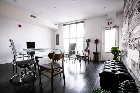 A look at 950 sqft private offices for rent in Toronto commercial space in Toronto