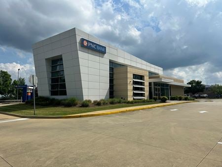 A look at For Lease - Freestanding former bank building with four drive through lanes. commercial space in Hoover