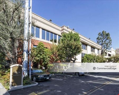 A look at Commerce Plaza Office space for Rent in Los Angeles