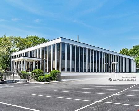 A look at 300 Knickerbocker Road commercial space in Cresskill