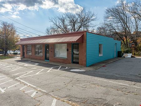A look at 1997 Hendersonville Road commercial space in Asheville