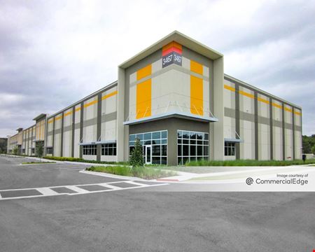 A look at Princeton Oaks Industrial space for Rent in Orlando