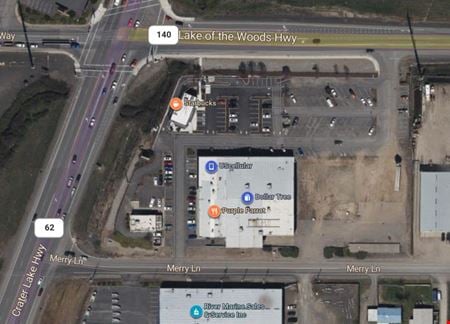 A look at Lakewood Shopping Center commercial space in White City