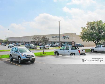 A look at Boardwalk Shopping Center Retail space for Rent in Round Rock
