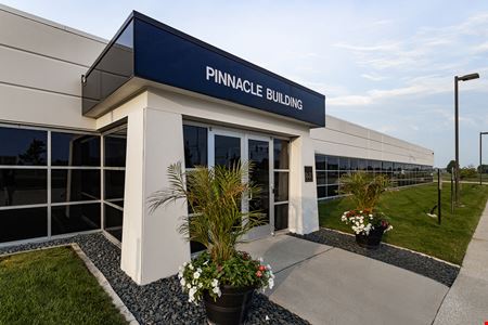 A look at Pinnacle Building Commercial space for Sale in Des MoinesUrbandale