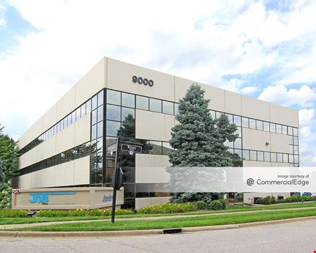 A look at Chevron Business Center commercial space in Louisville