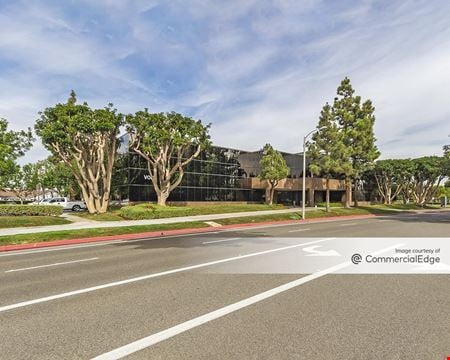 A look at Metro Pointe Business Center - 940 &amp; 950 South Coast Drive Commercial space for Rent in Costa Mesa