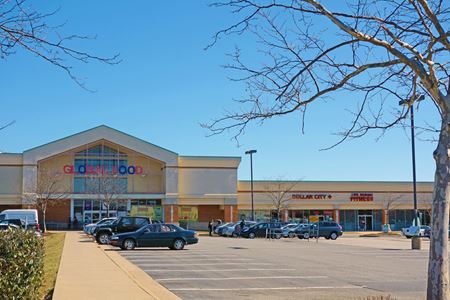 A look at Rollingwood Shopping Center commercial space in Woodbridge