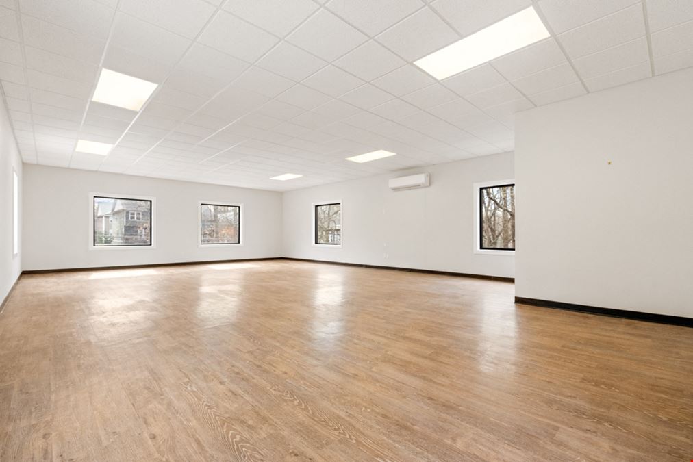 1,000 SF Office Space