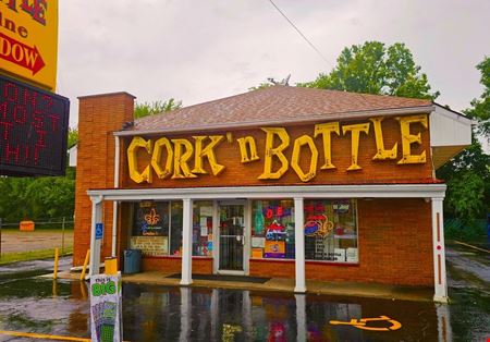 A look at CORK AND BOTTLE LIQUOR STORE-THREE RENTAL PROPERTIES AND ONE VACANT LOT Commercial space for Sale in Louisville