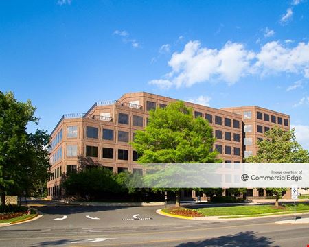 A look at Fair Oaks Commerce Center commercial space in Fairfax