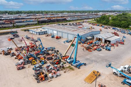 A look at United Rentals commercial space in Houston