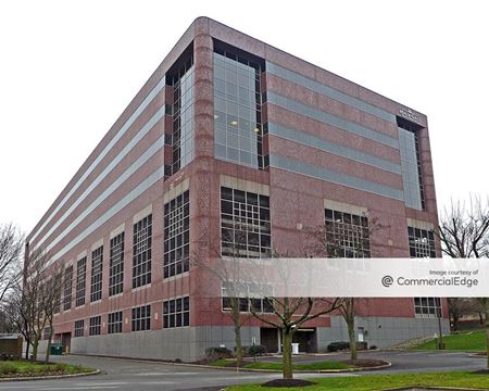 A look at Metroview Corporate Center commercial space in Edison