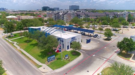 A look at BlueWave Express Wash commercial space in Houston