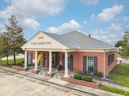 A look at Renovated Garden Office Suites in Retail-Dense Corridor Office space for Rent in Marrero