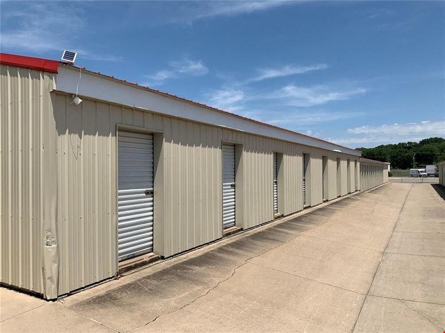 37 Commercial Dr