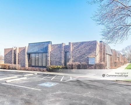 A look at Berkson Office Center commercial space in Northbrook
