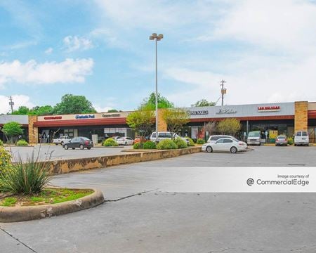 A look at Crestview Crossing Retail space for Rent in Austin