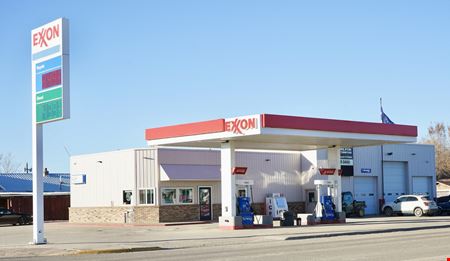 A look at Circle Exxon/ Full Circle Automotive commercial space in Circle