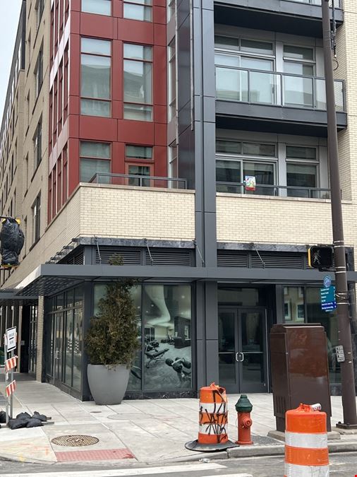 978 SF | 339 N Broad St | Corner Retail Space Available