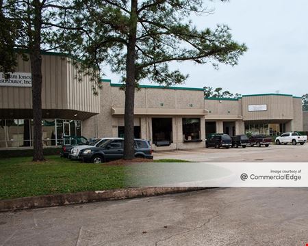 A look at Pine Forest Business Park - 455, 465, 467 &amp; 489 West 38th Street Commercial space for Rent in Houston