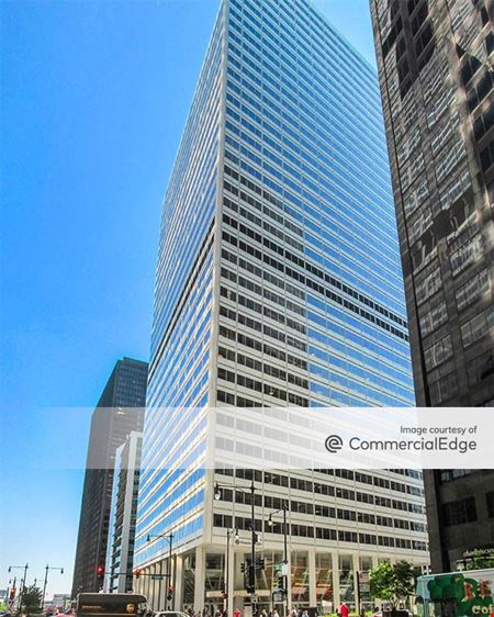 A look at 200 South Wacker Drive commercial space in Chicago