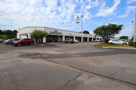 A look at Willow Grove Shopping Center Retail space for Rent in Memphis