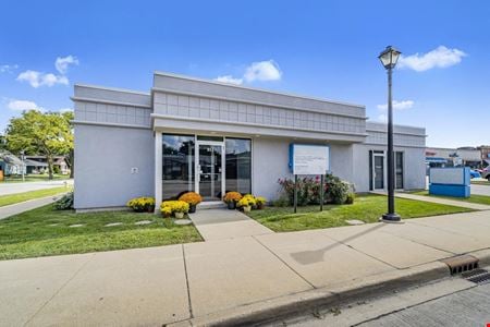 A look at 311 N York St commercial space in Elmhurst