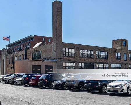 A look at 3520 South Morgan Street commercial space in Chicago