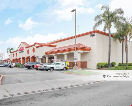 A look at Rona Plaza Commercial space for Rent in Santa Ana