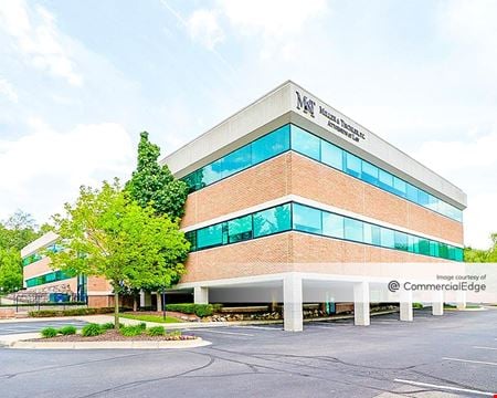 A look at Fairways Office Center Office space for Rent in Farmington Hills