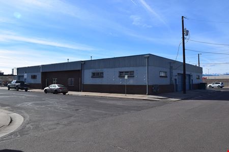 A look at 2,606 SF office/warehouse unit for lease Industrial space for Rent in Englewood