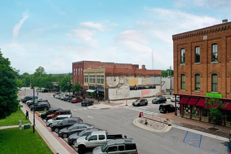 4640 SF Apartment / Office Space For Lease in Downtown Ozark, Missouri - Ozark