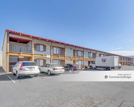 A look at Edinger Business Park Industrial space for Rent in Santa Ana