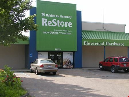 A look at 28575 Grand River Avenue commercial space in Farmington Hills