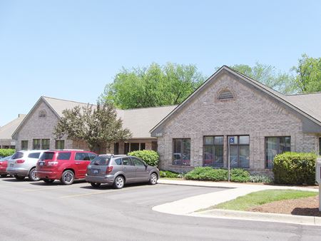A look at The Woodlands Office space for Rent in Okemos