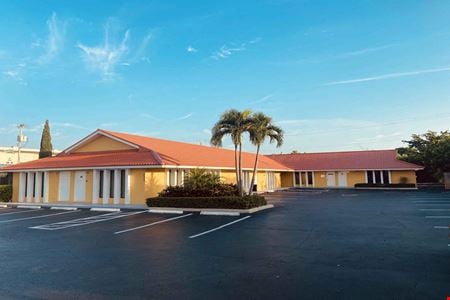 A look at 533 northlake Blvd commercial space in North Palm Beach