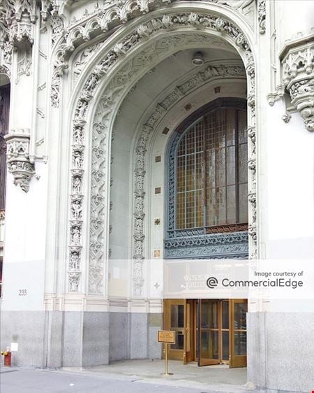 A look at Woolworth Building commercial space in New York