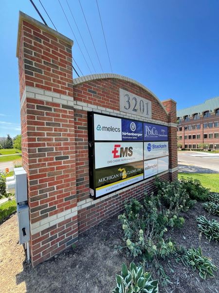 A look at Oakland Euro Center commercial space in Auburn Hills