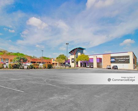 A look at Cannon West Shopping Center Retail space for Rent in Austin
