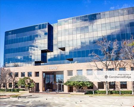 A look at Forest Green Tower Office space for Rent in Dallas