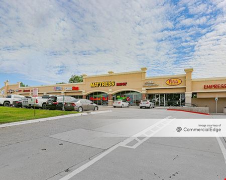 A look at Grande Center Commercial space for Rent in Irving